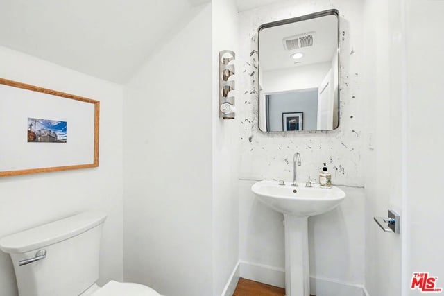 1209 N Commonwealth Avenue, Los Angeles, CA 90029 — photo 7 of 22