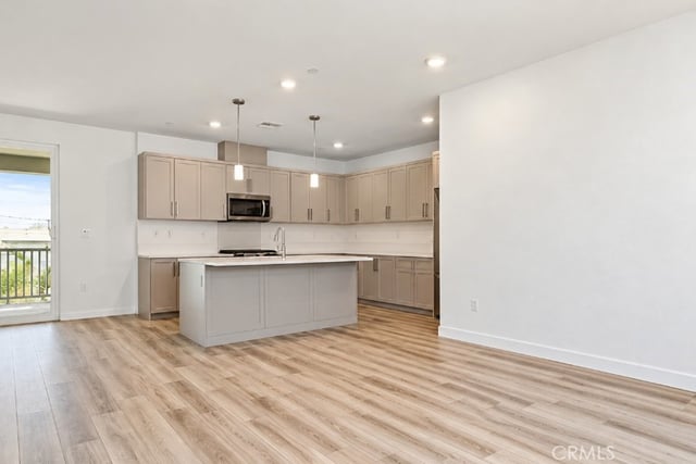 2472 Haley Point Drive 104, Ventura, CA 93003 — photo 3 of 13