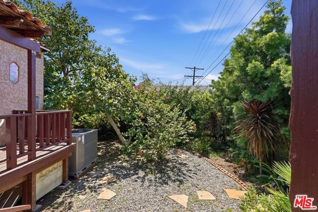 1309 Carmona Avenue, Los Angeles, CA 90019 — photo 20 of 25