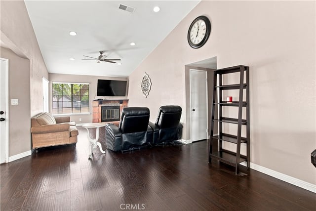 4825 Avenida Vista Verde, Palmdale, CA 93551 — photo 4 of 41