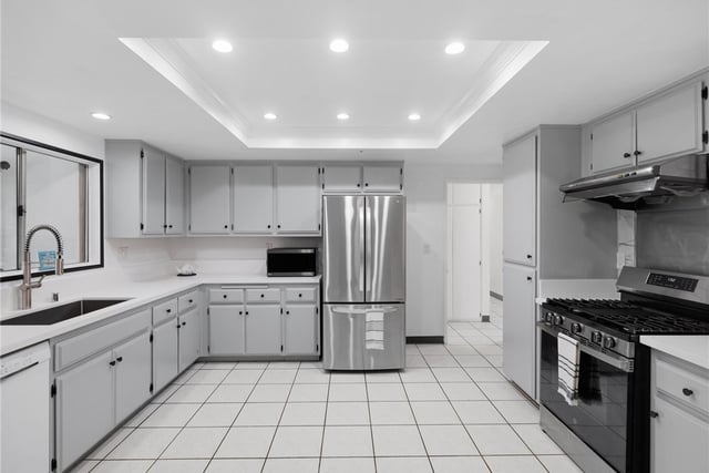 512 E 8th Street, Pomona, CA 91766 — photo 6 of 23