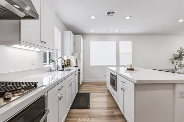 26799 Keystone, Valencia, CA 91381 — photo 4 of 32