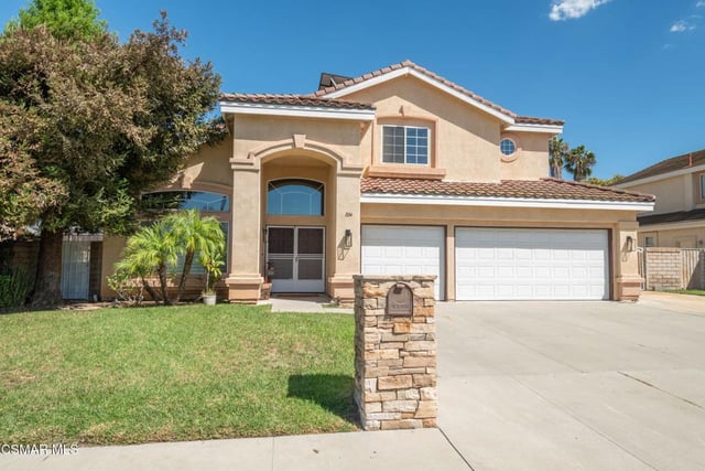 1014 Borden Avenue, Simi Valley, CA 93065 — photo 2 of 37