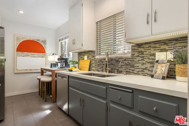 1045 N Kings Road 107, West Hollywood, CA 90069 — photo 12 of 29