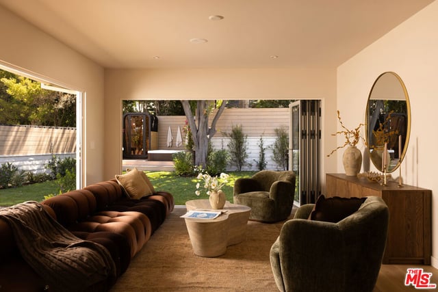 3684 Willowcrest Avenue, Studio City, CA 91604 — photo 13 of 41
