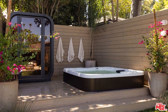 3684 Willowcrest Avenue, Studio City, CA 91604 — photo 19 of 41