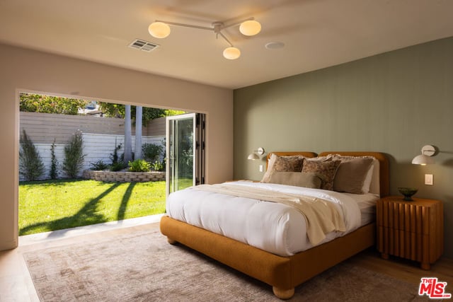 3684 Willowcrest Avenue, Studio City, CA 91604 — photo 20 of 41