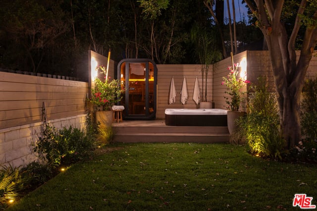 3684 Willowcrest Avenue, Studio City, CA 91604 — photo 37 of 41