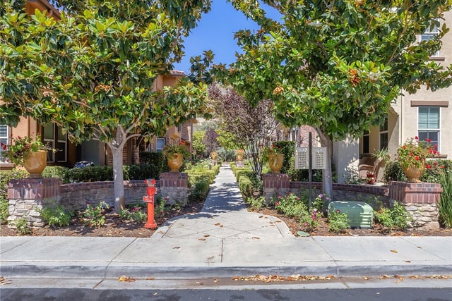 28457 Herrera Street, Valencia, CA 91354 — photo 5 of 41