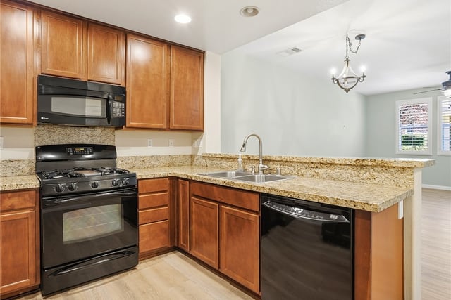 28457 Herrera Street, Valencia, CA 91354 — photo 7 of 41