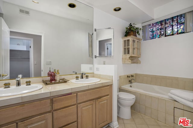 10630 Eastborne Avenue 306, Los Angeles, CA 90024 — photo 23 of 35