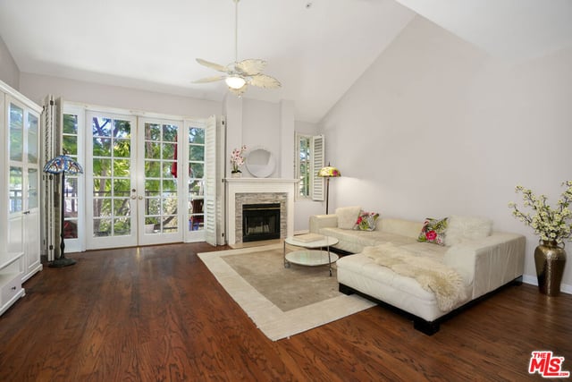 10630 Eastborne Avenue 306, Los Angeles, CA 90024 — photo 3 of 35