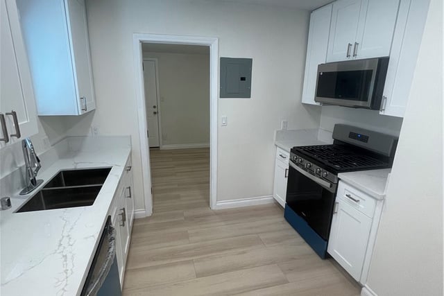 244 E 111th Street, Los Angeles, CA 90061 — photo 5 of 12
