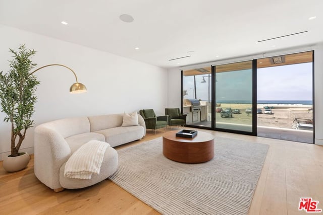 2205 Ocean Front Walk, Los Angeles, CA 90291 — photo 4 of 15