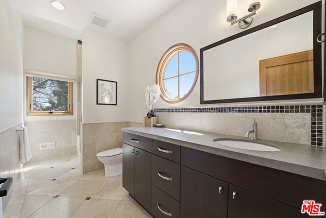 2636 Larmar Road, Los Angeles, CA 90068 — photo 21 of 61
