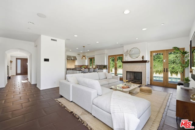 2636 Larmar Road, Los Angeles, CA 90068 — photo 34 of 61