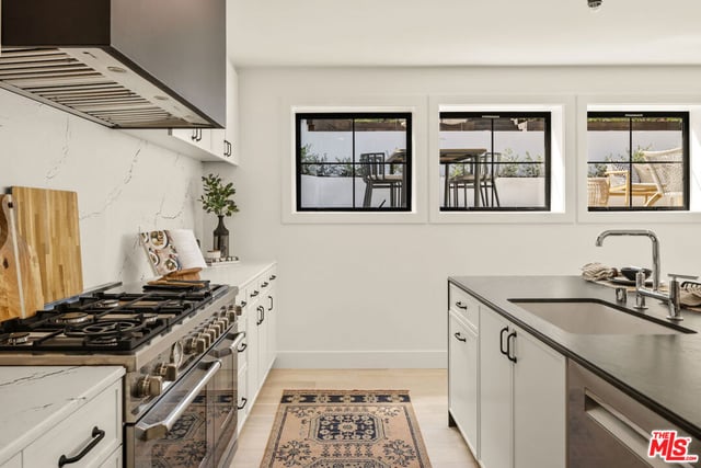3289 Kelton Avenue, Los Angeles, CA 90034 — photo 11 of 29