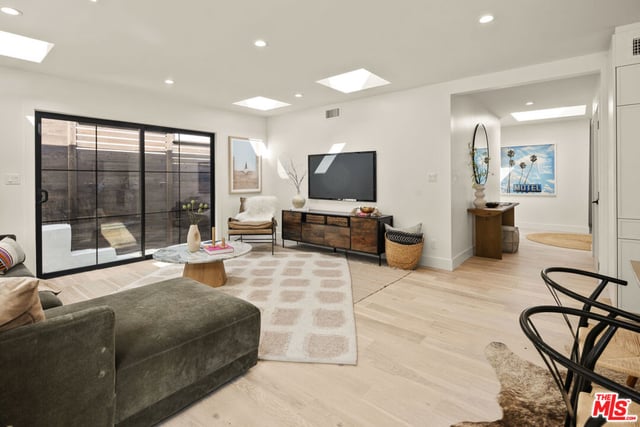 3289 Kelton Avenue, Los Angeles, CA 90034 — photo 13 of 29