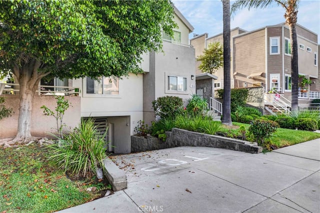 411 N Jackson, Glendale, CA 91206 — photo 3 of 20