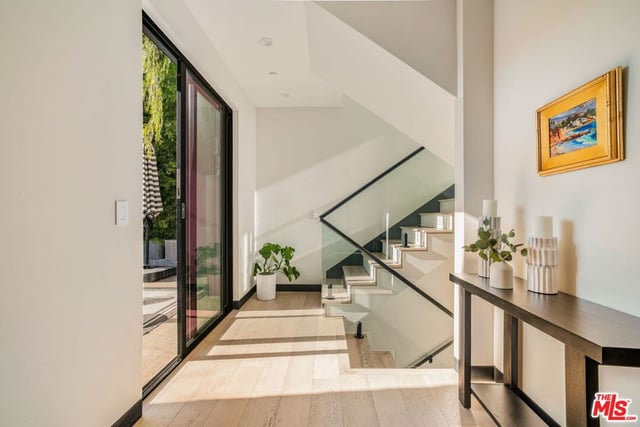 2260 Alcyona Drive, Los Angeles, CA 90068 — photo 12 of 27