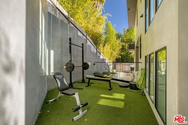 2260 Alcyona Drive, Los Angeles, CA 90068 — photo 20 of 27