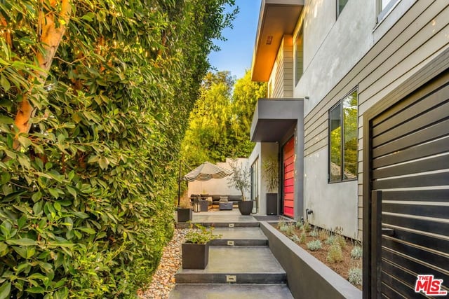 2260 Alcyona Drive, Los Angeles, CA 90068 — photo 3 of 27