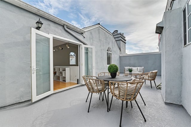 11667 Gorham 304, Los Angeles, CA 90049 — photo 42 of 46