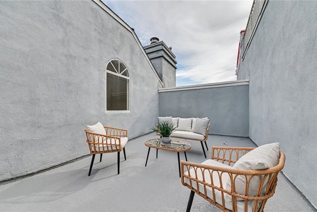 11667 Gorham 304, Los Angeles, CA 90049 — photo 43 of 46