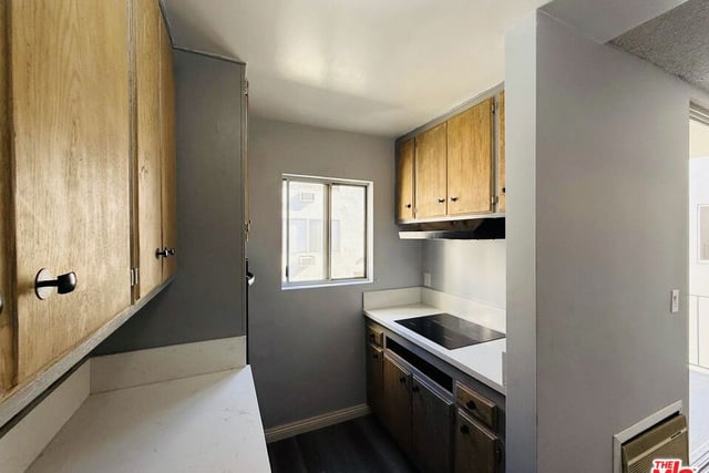 360 S Kenmore Avenue 305, Los Angeles, CA 90020 — photo 16 of 30