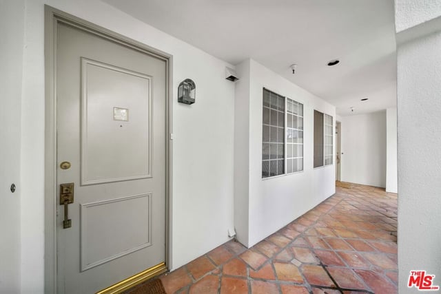10630 Eastborne Avenue 103, Los Angeles, CA 90024 — photo 4 of 27