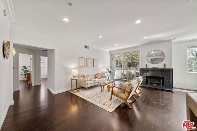 10630 Eastborne Avenue 103, Los Angeles, CA 90024 — photo 5 of 27