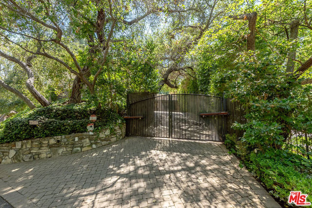 3235 Oakdell Lane, Los Angeles, CA 91604 — photo 5 of 44