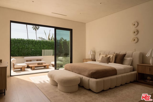 517 N Martel Avenue, Los Angeles, CA 90036 — photo 14 of 21