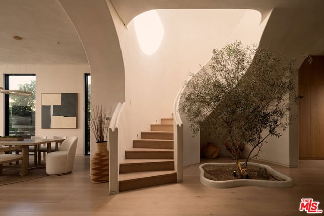 517 N Martel Avenue, Los Angeles, CA 90036 — photo 5 of 21