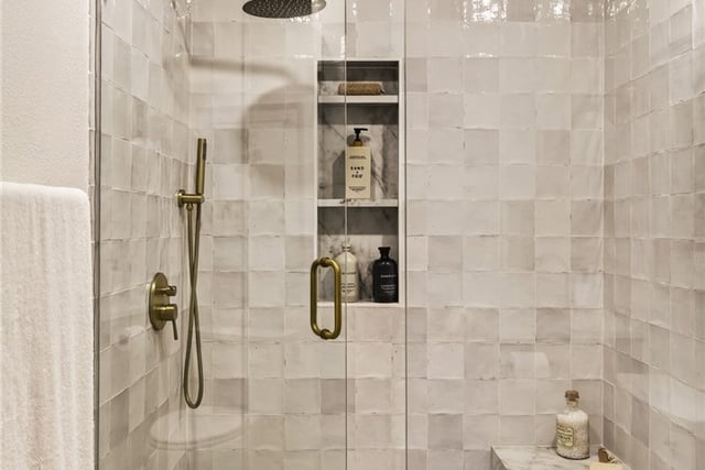 860 S Lucerne 103, Los Angeles, CA 90005 — photo 19 of 24