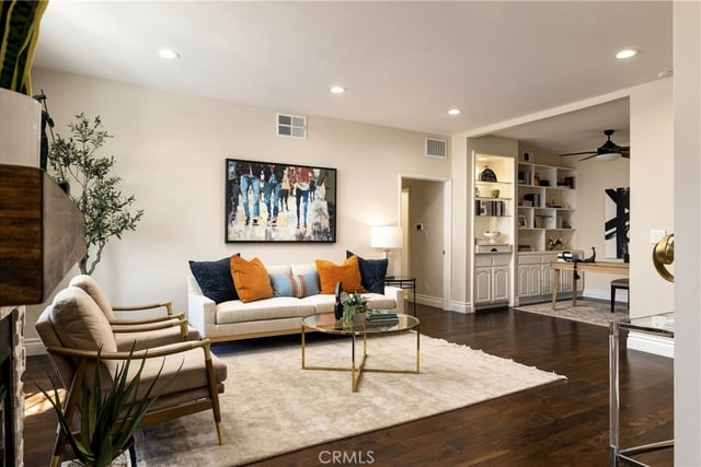 860 S Lucerne 103, Los Angeles, CA 90005 — photo 4 of 24