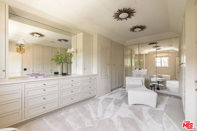 402 S Las Palmas Avenue, Los Angeles, CA 90020 — photo 18 of 39