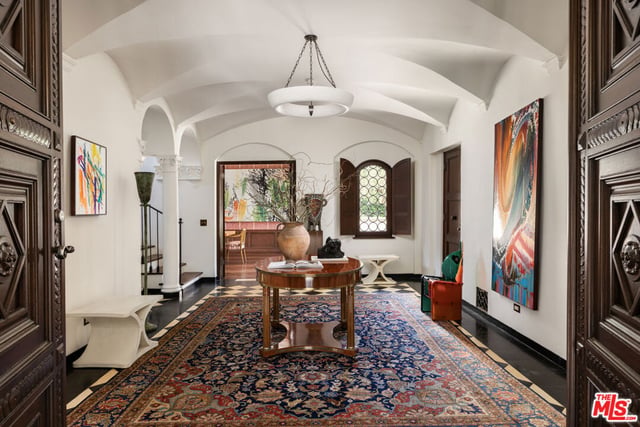 402 S Las Palmas Avenue, Los Angeles, CA 90020 — photo 4 of 39