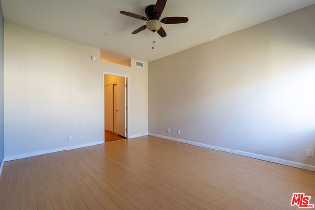 5135 Zelzah Avenue 305, Encino, CA 91316 — photo 15 of 28
