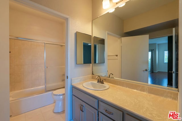 5135 Zelzah Avenue 305, Encino, CA 91316 — photo 21 of 28