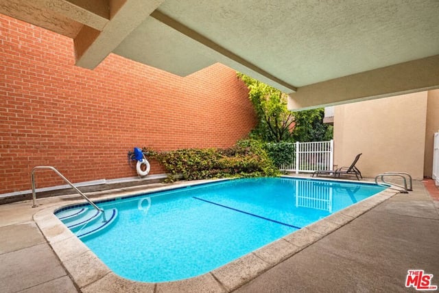 5135 Zelzah Avenue 305, Encino, CA 91316 — photo 28 of 28