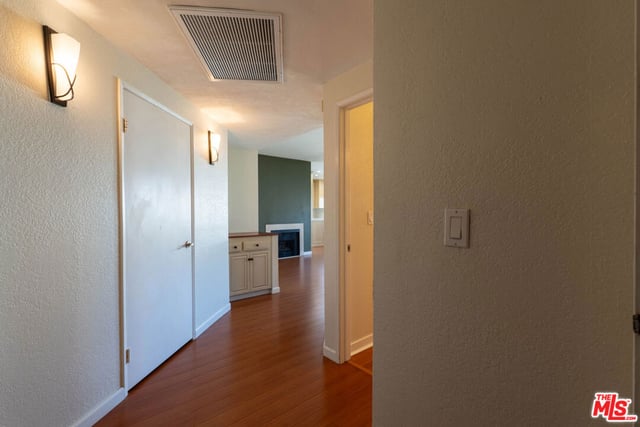 5135 Zelzah Avenue 305, Encino, CA 91316 — photo 5 of 28
