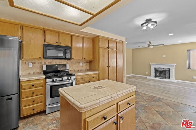42438 56th Street, Lancaster, CA 93536 — photo 8 of 27