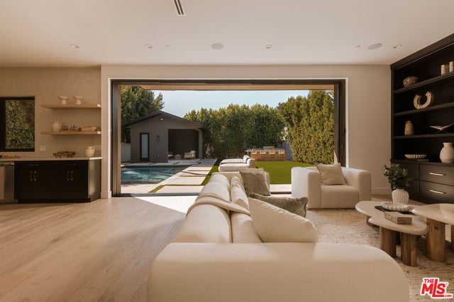 4447 N Camellia, Studio City, CA 91602 — photo 13 of 39