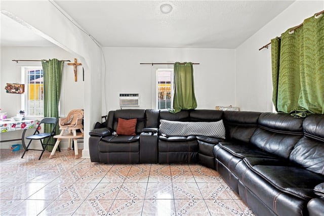 238 W 90th, Los Angeles, CA 90003 — photo 8 of 45