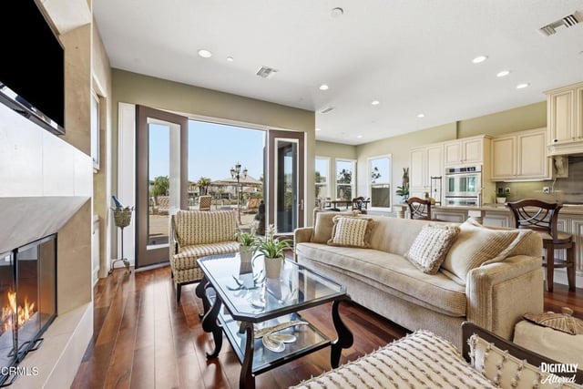 4061 Farralon Way, Oxnard, CA 93035 — photo 9 of 57