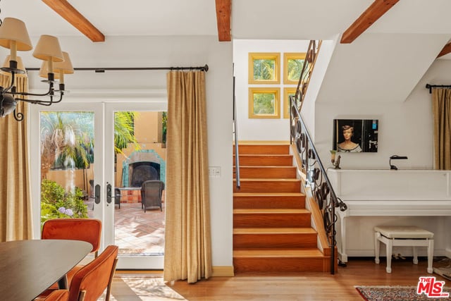8935 Hollywood Hills Road, Los Angeles, CA 90046 — photo 11 of 20