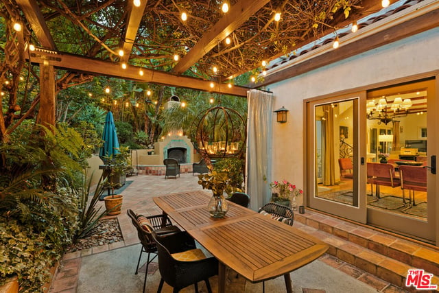 8935 Hollywood Hills Road, Los Angeles, CA 90046 — photo 18 of 20