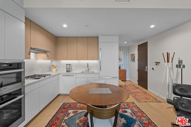 877 Francisco Street 1112, Los Angeles, CA 90017 — photo 9 of 21