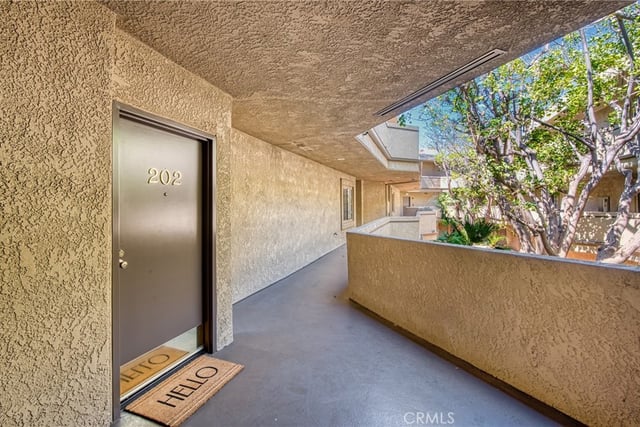 221 S Oak Knoll Avenue 202, Pasadena, CA 91101 — photo 3 of 27